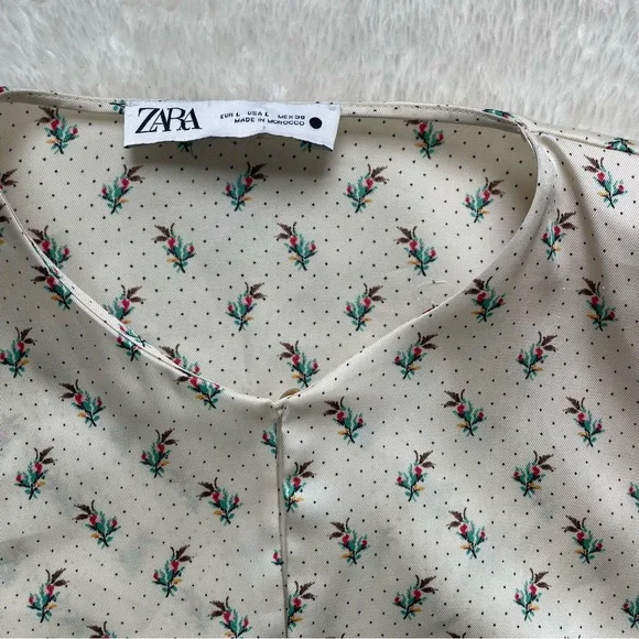 Zara crop satin keyhole cutout long sleeve floral and polka dot cream blouse - Picture 6 of 7